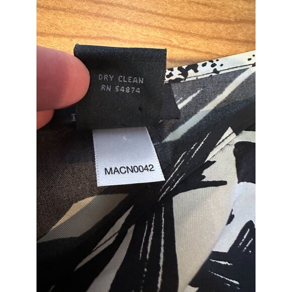 The Limited 100% Silk Skirt – Size 6 – Black & White Abstract Print - Picture 5 of 9